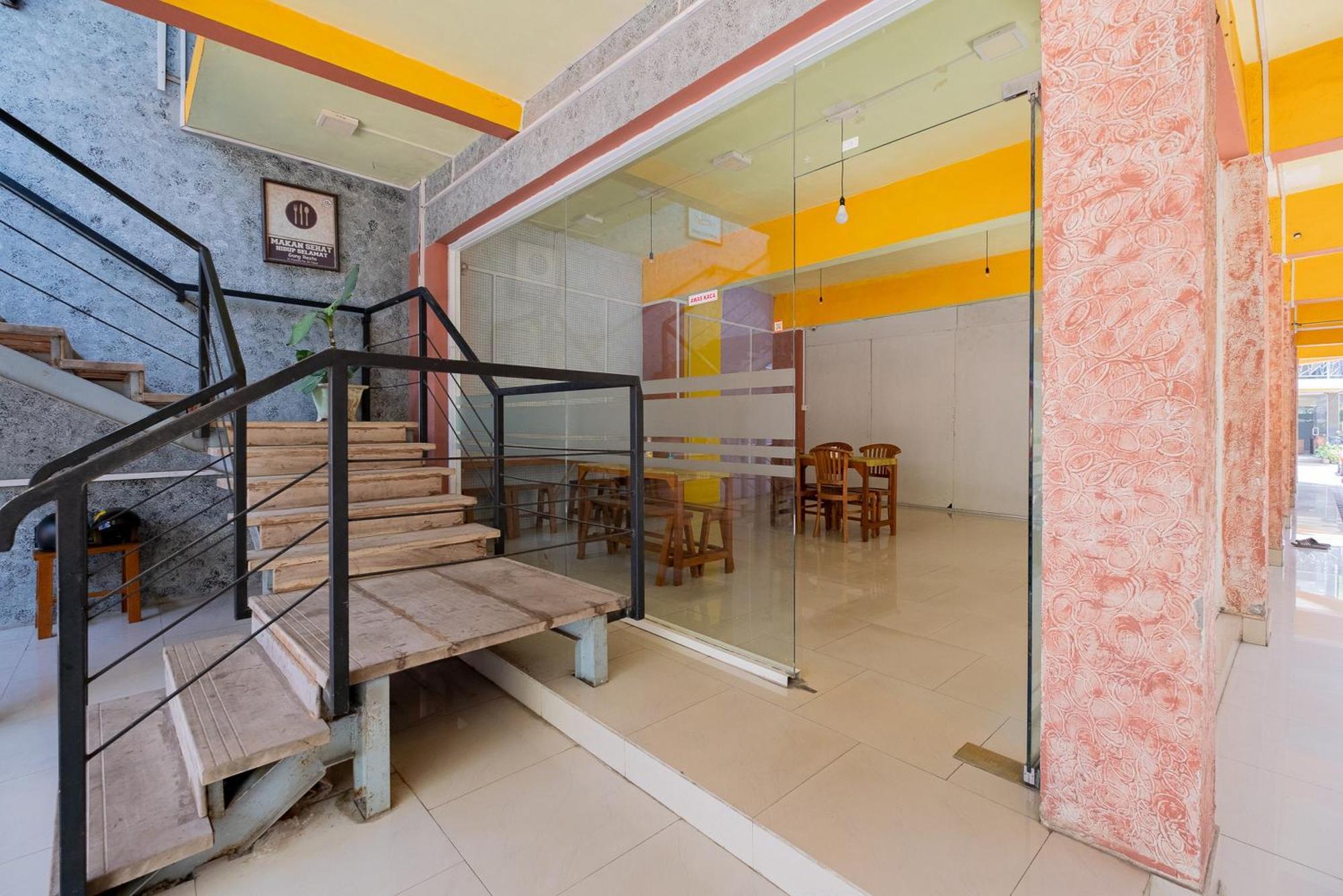 Reddoorz Syariah At Jalan Sunan Giri Tuban Tuban  Exterior foto