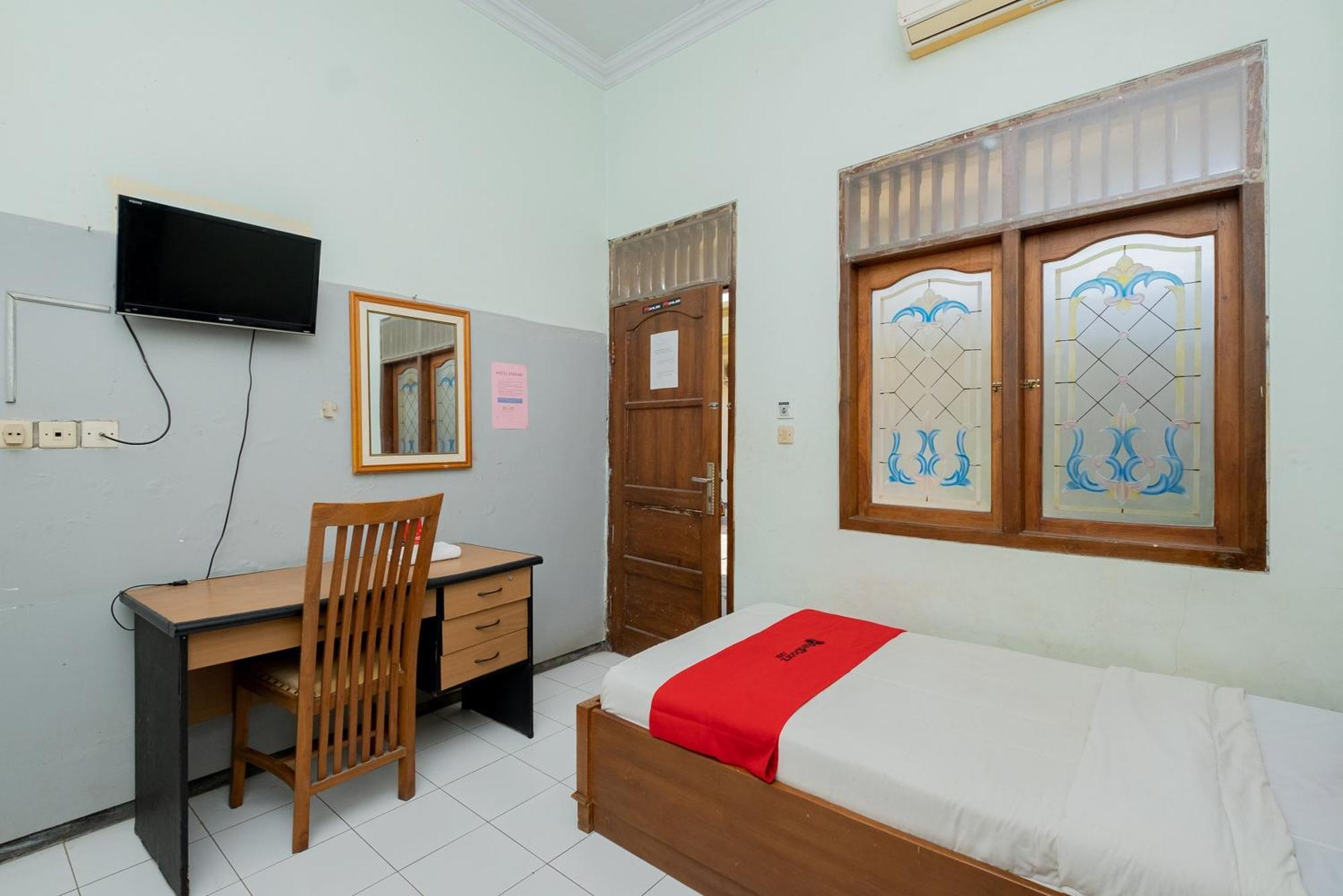 Hotel Reddoorz Syariah At Jalan Sunan Giri Tuban Tuban  Exterior foto