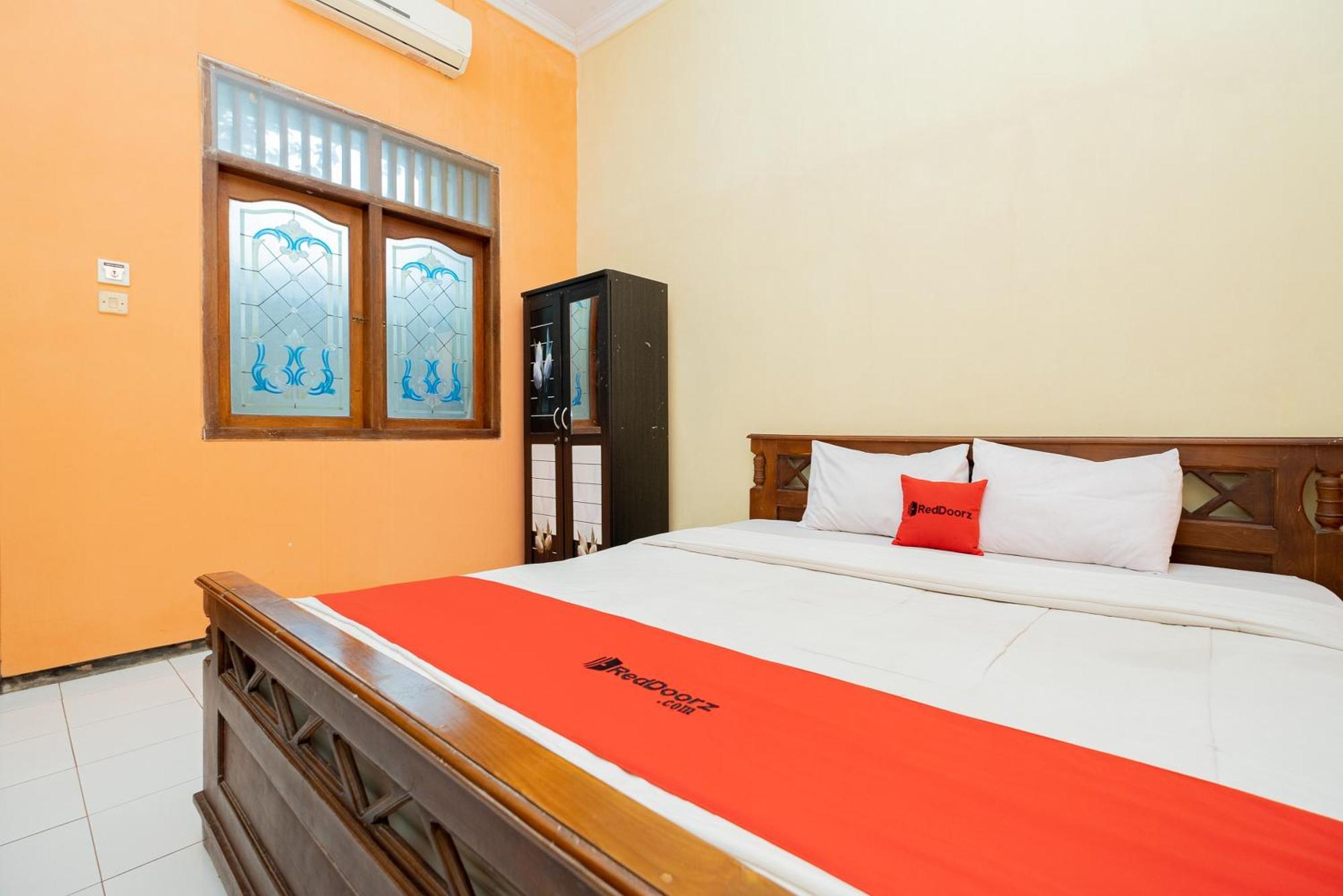 Hotel Reddoorz Syariah At Jalan Sunan Giri Tuban Tuban  Exterior foto