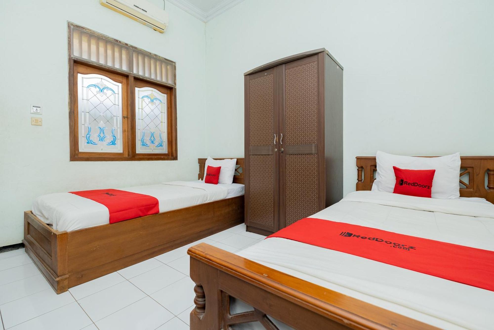 Hotel Reddoorz Syariah At Jalan Sunan Giri Tuban Tuban  Exterior foto