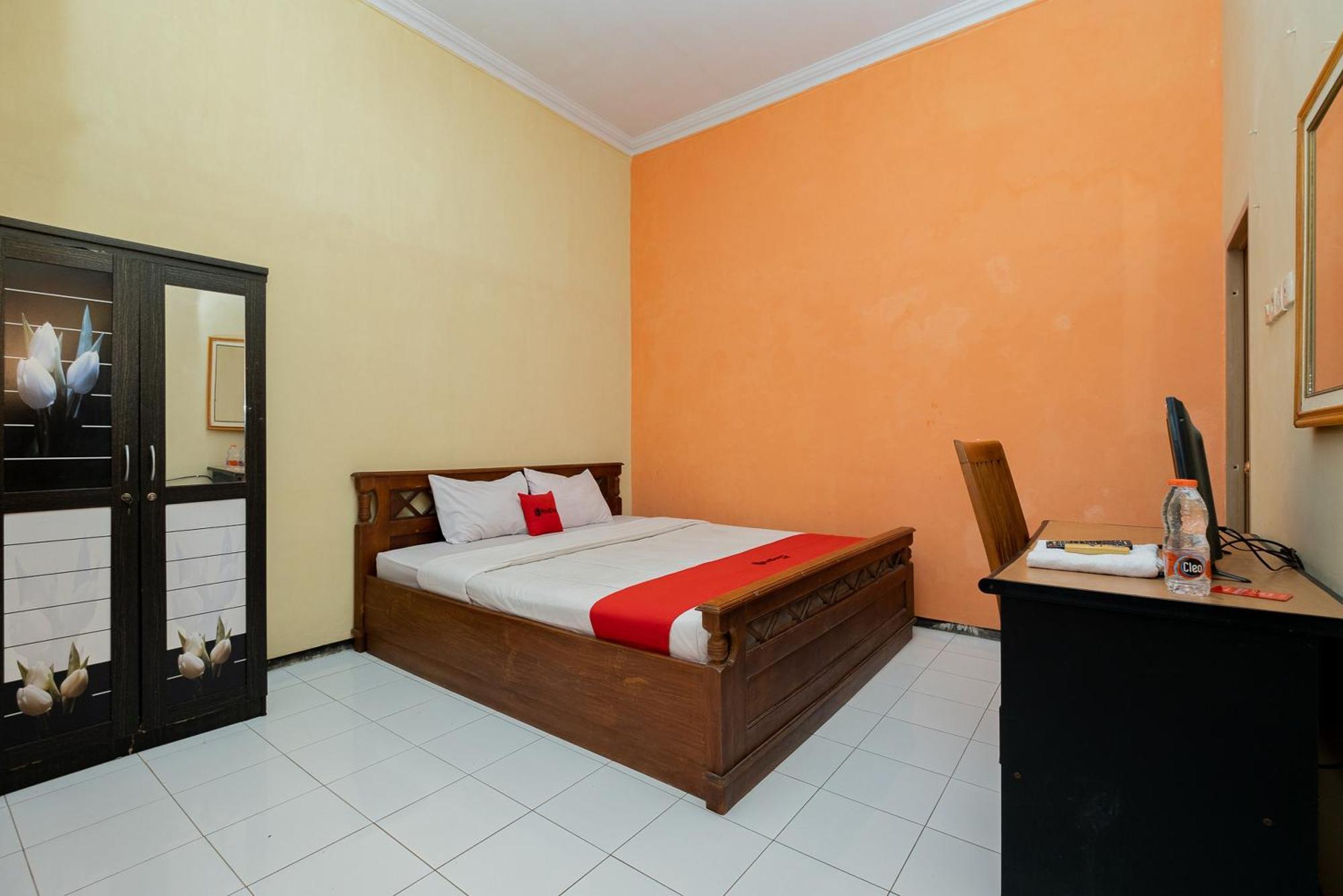 Hotel Reddoorz Syariah At Jalan Sunan Giri Tuban Tuban  Exterior foto